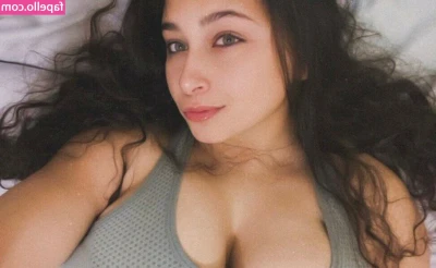 Yagirlsarina24 - Are any of my subs actually active on here  I post a bunch of fire