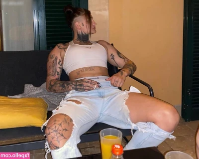 Lonymahony - I m having the worst migraines and joint pains   pretty sure I caught