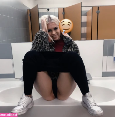 Jasmin Pignitter [ jasmin-pignitter ] - Do you like toys