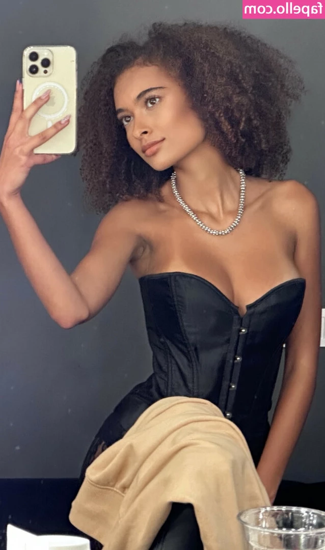 Gabby Lana [ gabby-lana ] - I haven t had my ass ate in so long  I ve been neglected  Would you