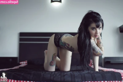 Ilanna Denofte [ ilanna-denofte-8 ] - A little red never hurt ❤️