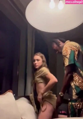 Snowmarie69 - Swipe for a suprise