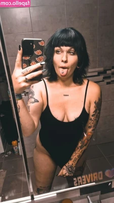 Godofbeer - I don t wanna get dressed   why can t we be naked all day longggggg