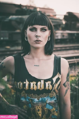 Godofbeer - Have you jerked off to your goddess yet?