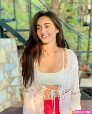 Tanya Sharma [ tanya-sharma ] - Who likes booty