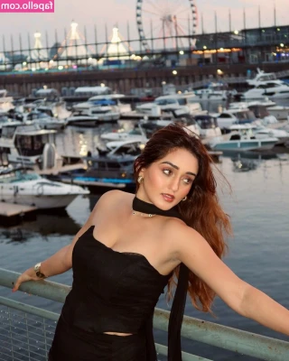Tanya Sharma [ tanya-sharma ] - More daily quarantine 💦 who’s liking these daily quarantine posts