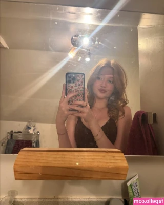 Makenna Kelly [ makenna-kelly ] - Could you resist this siren's call?