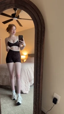Makenna Kelly [ makenna-kelly ] - Just need a little syrup for my waffles 👅 🧇