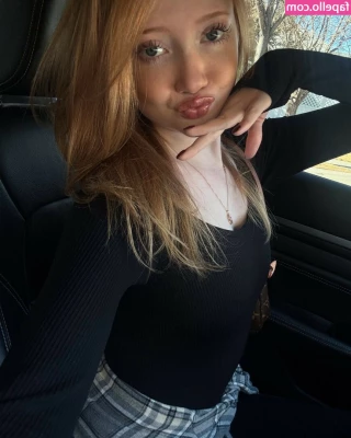 Makenna Kelly [ makenna-kelly ] - Sex tapes anyone
