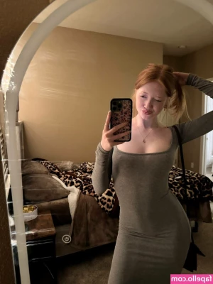 Makenna Kelly [ makenna-kelly ] - It gets wet down there