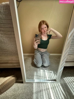 Makenna Kelly [ makenna-kelly ] - Holi