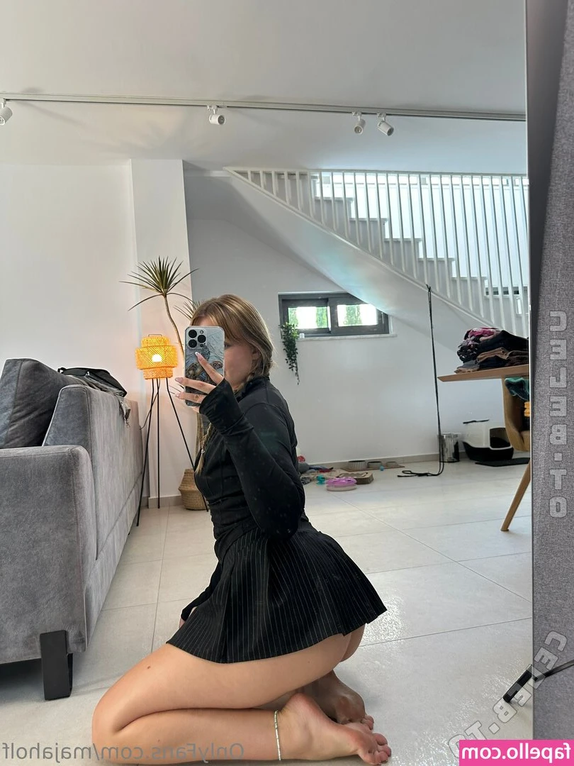 Maja Holf [ maja-holf-8 ] - Juicy