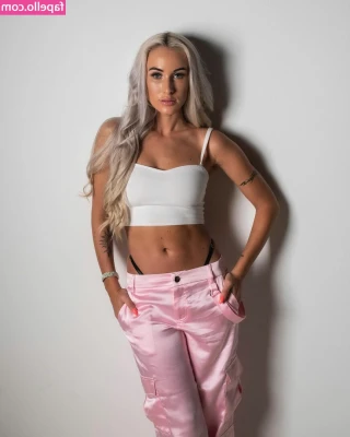 Gergye Krisztina [ gergye-krisztina ] - Posting today what y all wanna see
