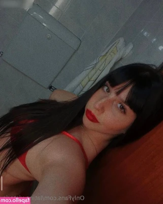 latina.victoria [ latina-victoria ] - Sentei no pau do comedor até ele gozar no meu bucetão, e depois