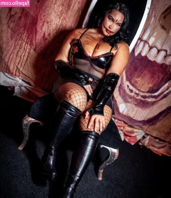 melina.bodybuilder [ melina-bodybuilder ] - knock knock can I come in?😉😘