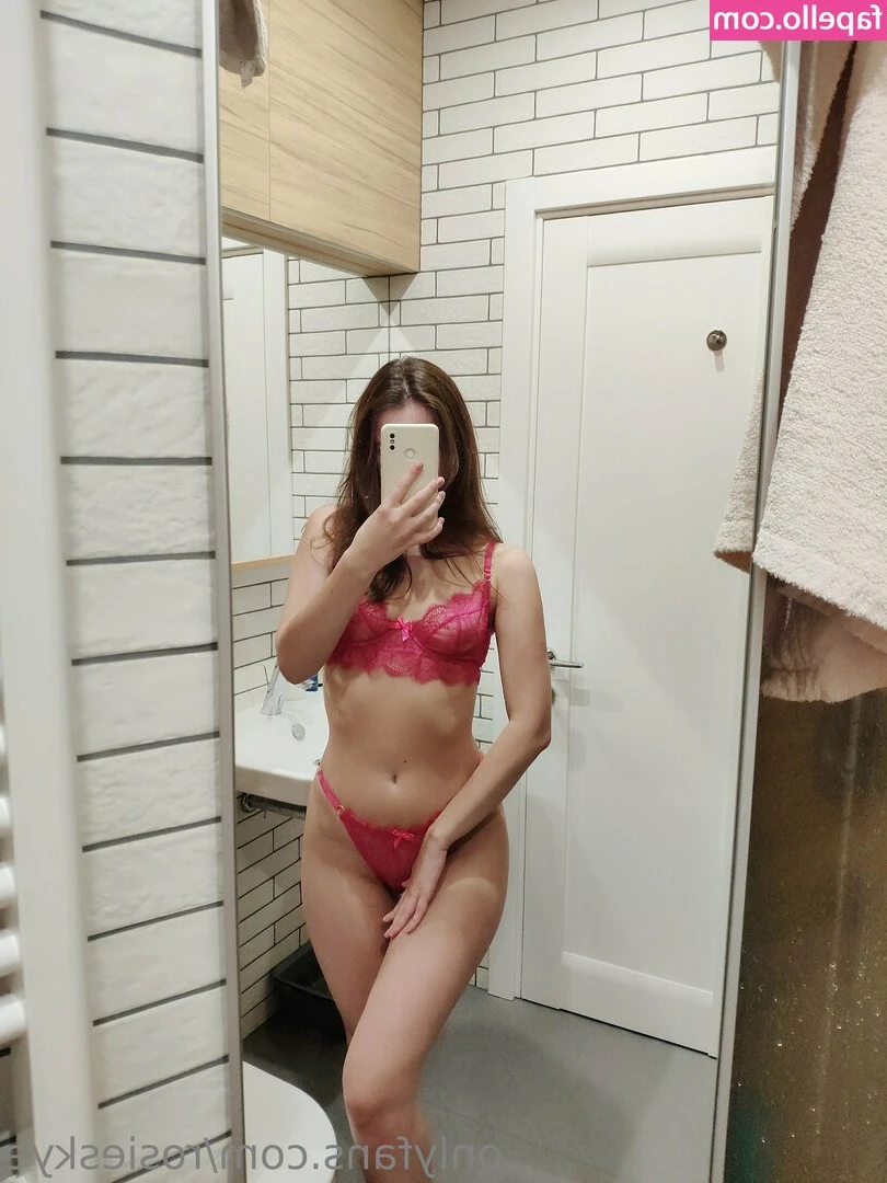 rosieskye - Love at night