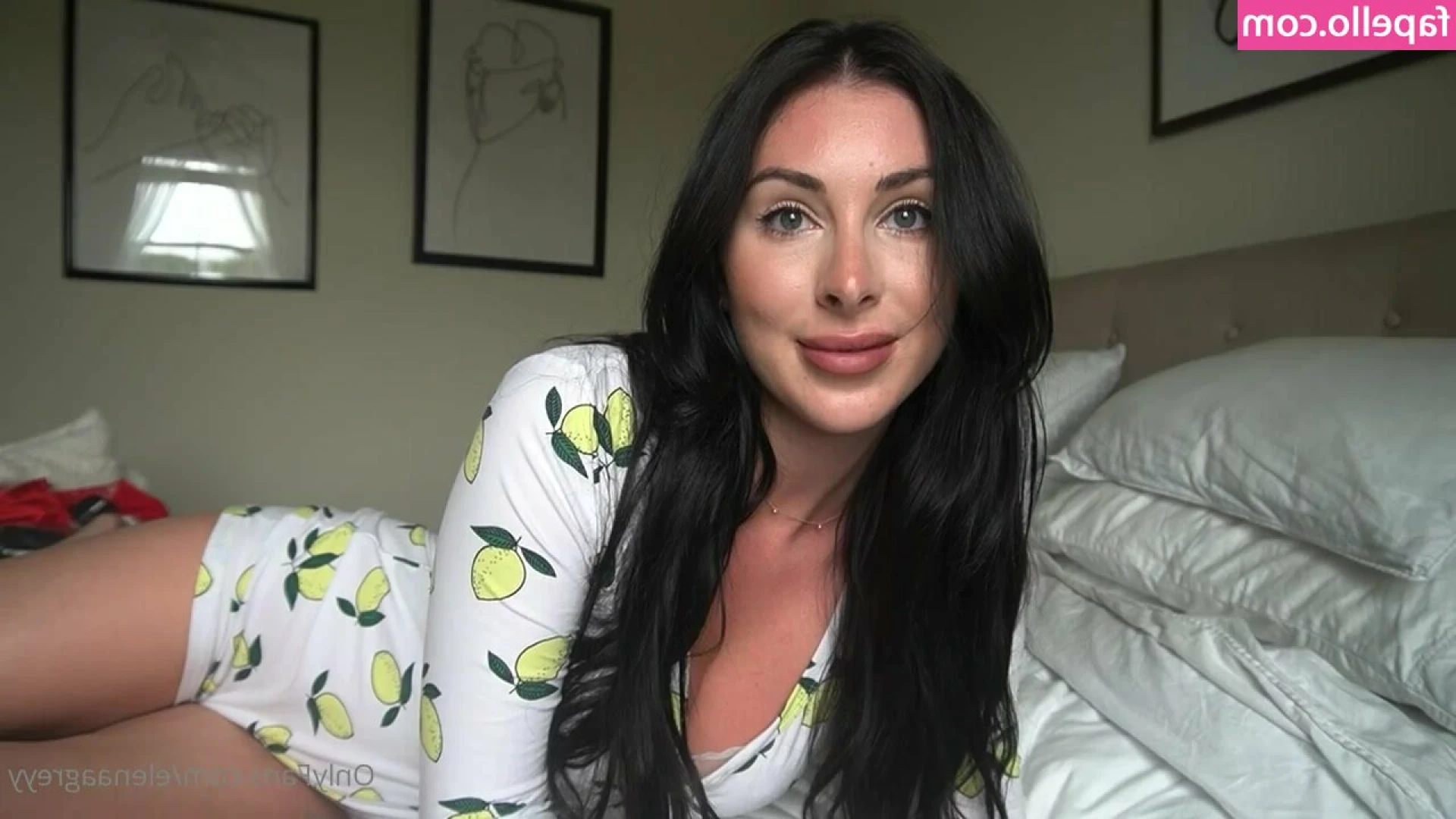 elenaagreyy - Good morning   who likes and wants to sniff my soiled panties