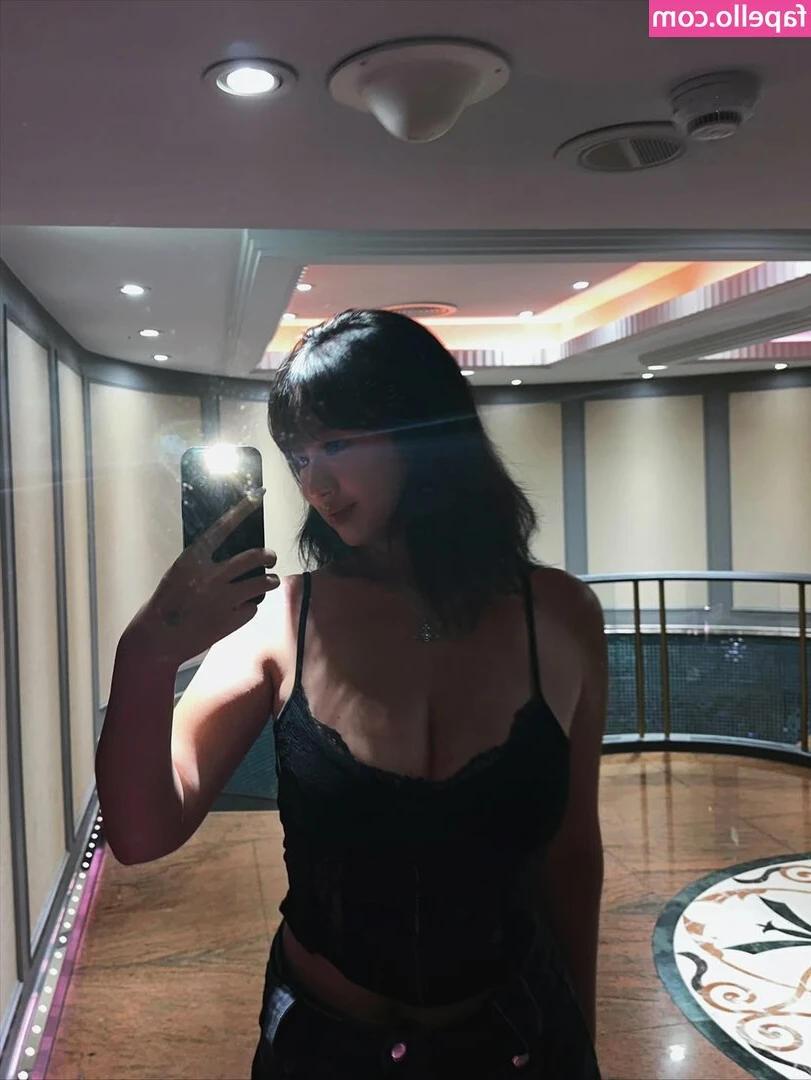 issacanss - (2 of 2) Hello! HERE ARE THE SNAPCHAT VIDEOS THAT WERE SHOT LITERALLY