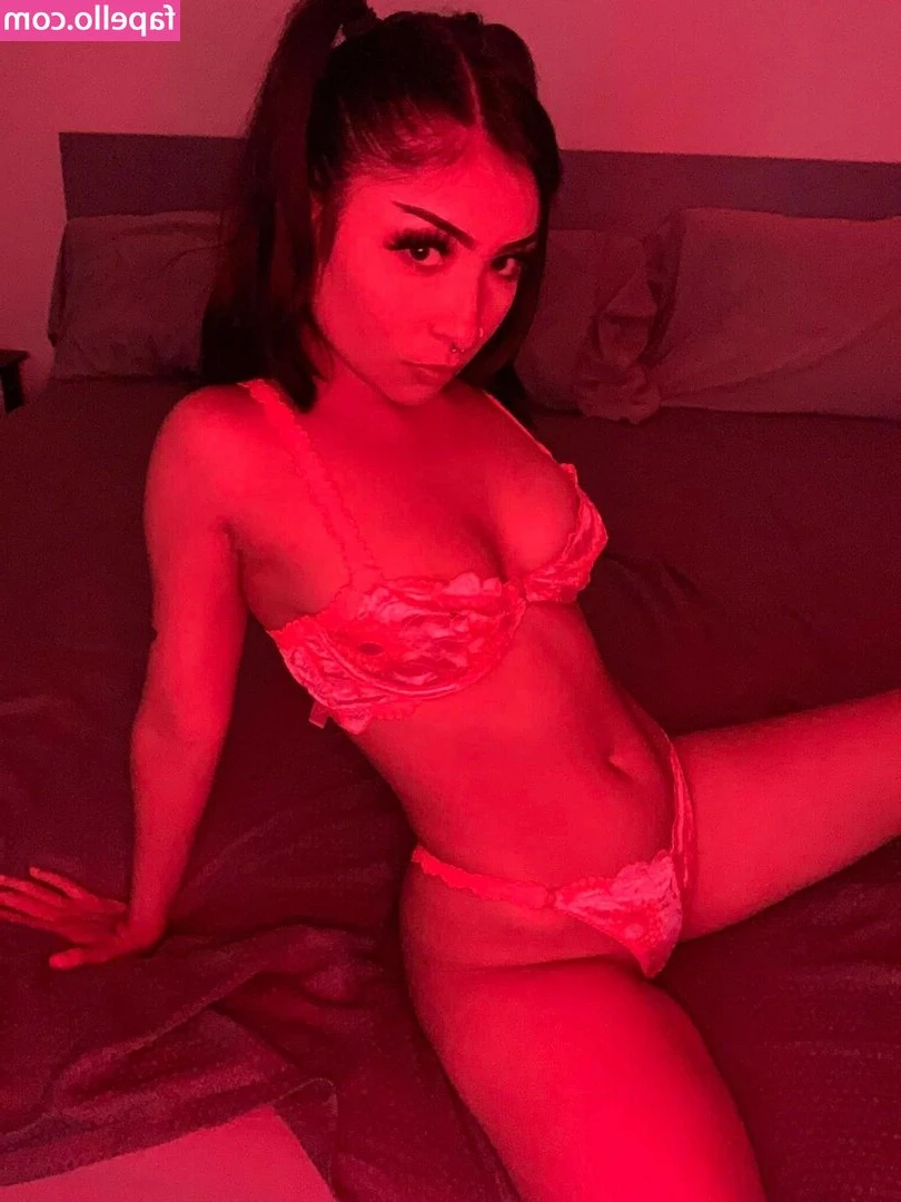 vixkythixky - Juicy booty alert