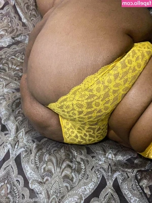 cheekiifemme - Can you guess what I'm thinking baby?😳