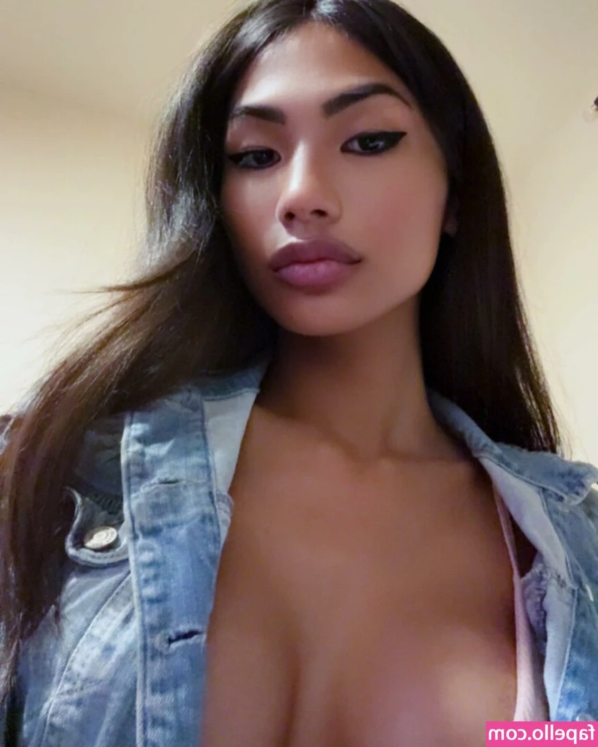 Dezlynm - Just kinda want someone to take the rest off