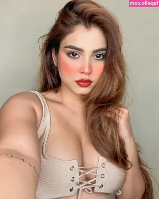 Kanak Mishra [ kanak-mishra ] - Wonder why I take so long to get ready in the mornings? This is why