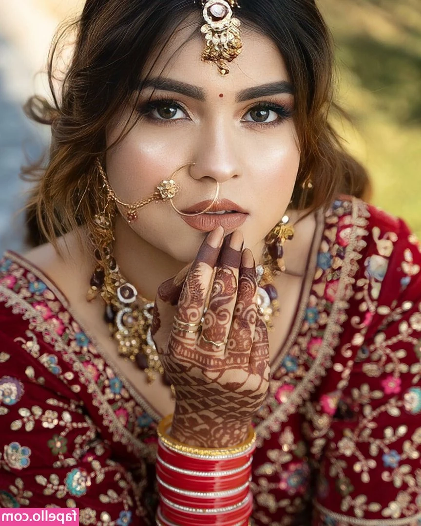 Kanak Mishra [ kanak-mishra ] - Color shots in outfit 2! More perspective shots that I really love :)