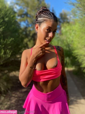 paolaxo - HUMPDAY vibes