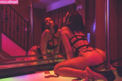 alyxita - Pideme la pose que desees que yo te la considere