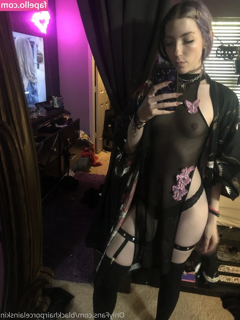 blackhairporcelainskin - Momma is so ready for you!  Tip $5 for a sneak peak Tip $10 to get
