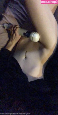 blackhairporcelainskin - Come show me how many toes fit in your mouth