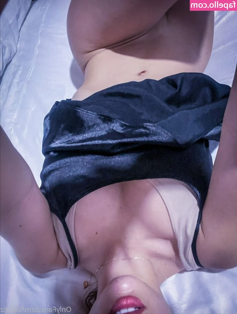 Sallyriz - Always in the bathtub 🛀 Dreaming of a deep claw tub 🥴