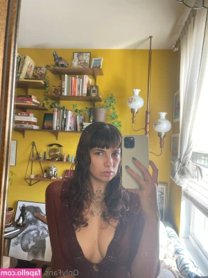 lilrach [ lilrach-1 ] - Is anyone craving for some big phat ass
