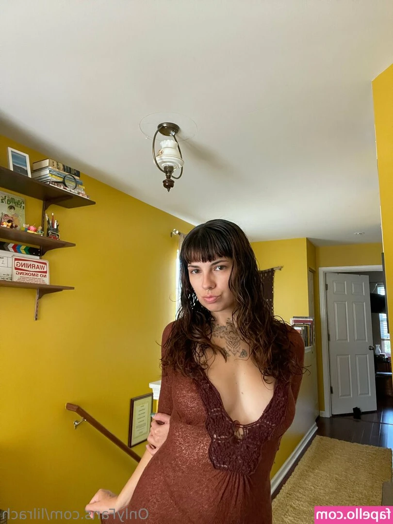 lilrach [ lilrach-1 ] - Wanna spank me  I was a baad girl