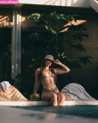 Janica Reloxe [ janica-reloxe ] - Just enjoying ourselves. Hbu?