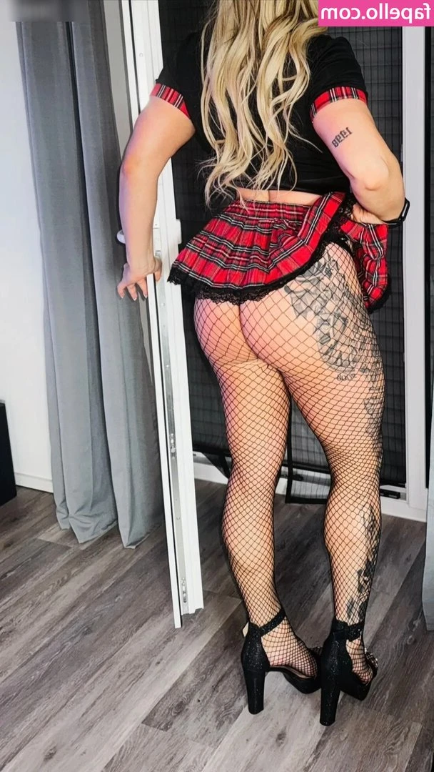 xlaura412 - Truth hurts    findom