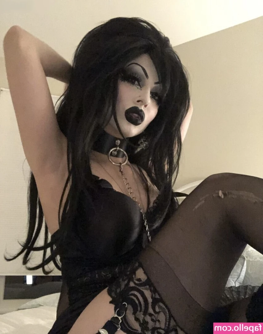 Mamie Hades [ mamie-hades ] - You NEED to see my smoking hot 🥵🔥 and steamy sexy NEW vid with