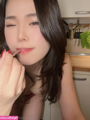 jgirlrena - I looooove this picture    With a huge load all over my face  do I
