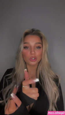 celina [ celina-1 ] - Tu veux venir sur le sofa bb