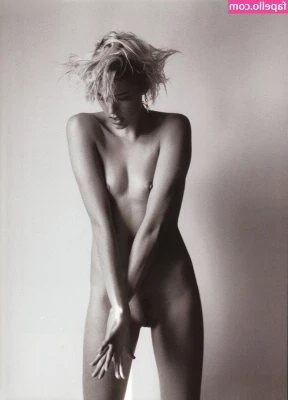 Agyness Deyn [ agyness-deyn ] - Don’t want to get dressed today ;)