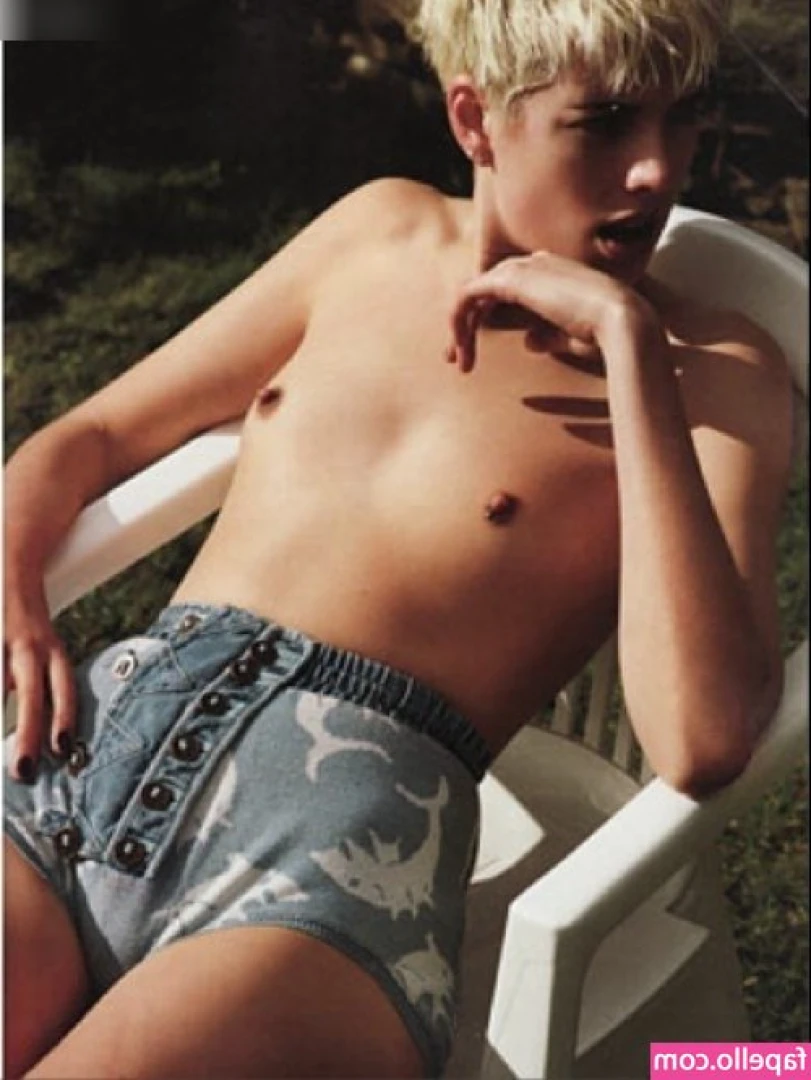 Agyness Deyn [ agyness-deyn ] - Like my nails