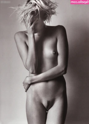 Agyness Deyn [ agyness-deyn ] - Fantasizing about bouncing on your cock  what do you want me to do