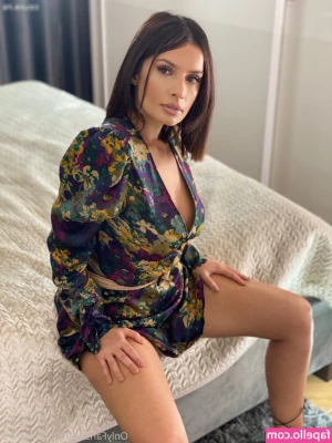lenaxmalena - Waiting for my Prince Charming to come save me with a kiss part 1