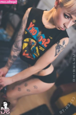 Triz Täss [ triz-tss ] - begging for ur cock