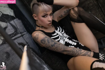 Triz Täss [ triz-tss ] - Do you want to play with my tits? 🍑🍑🍑🍑