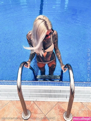 Marleyne Melonski [ marleyne-melonski ] - Hahahaha having fun being dumb lol