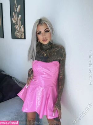 Marleyne Melonski [ marleyne-melonski ] - What content would you like to see more of  No nudity  nice try