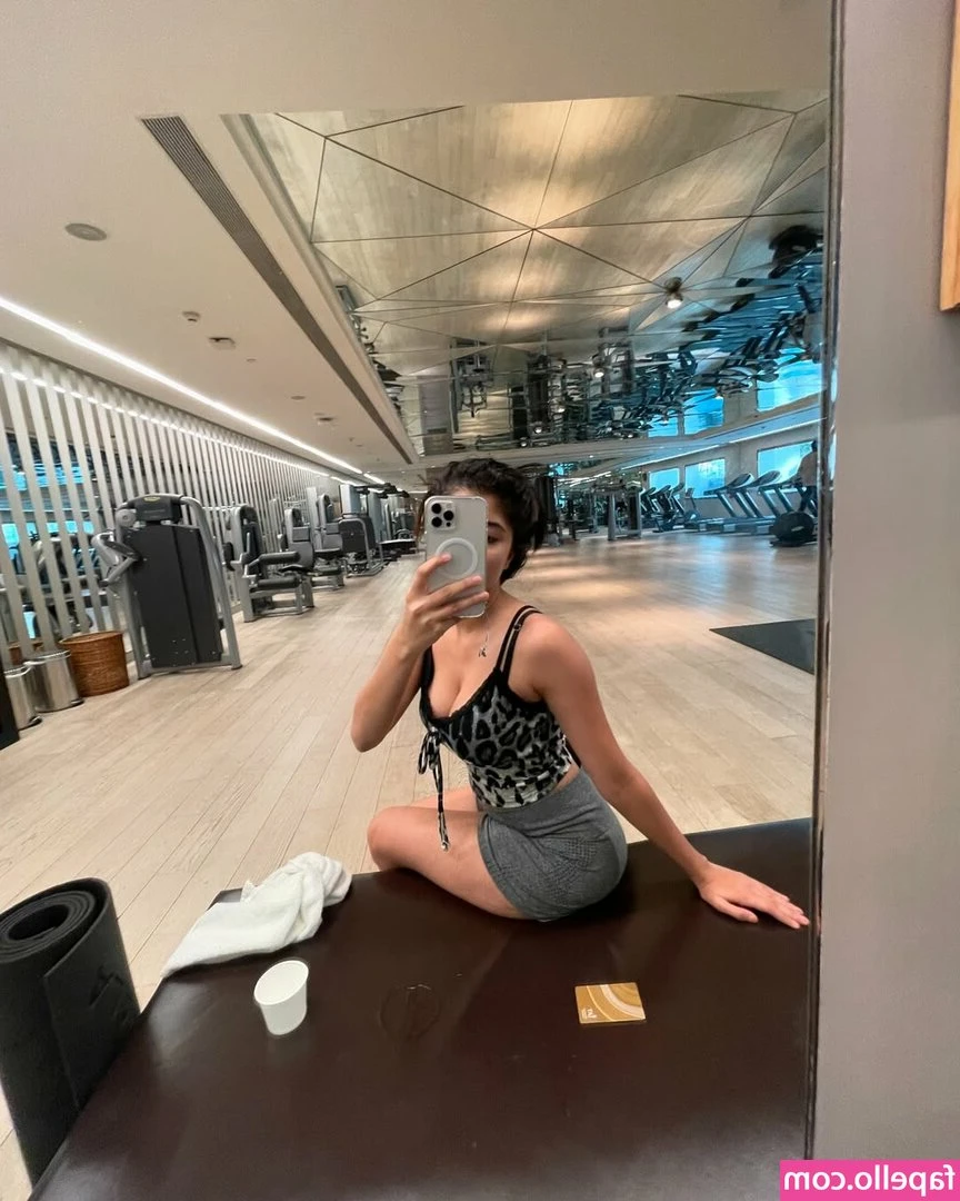 Sara Kashmir [ sara-kashmir ] - Tip me 10  and get yourself 15   photos of my Bunny Marin   You can