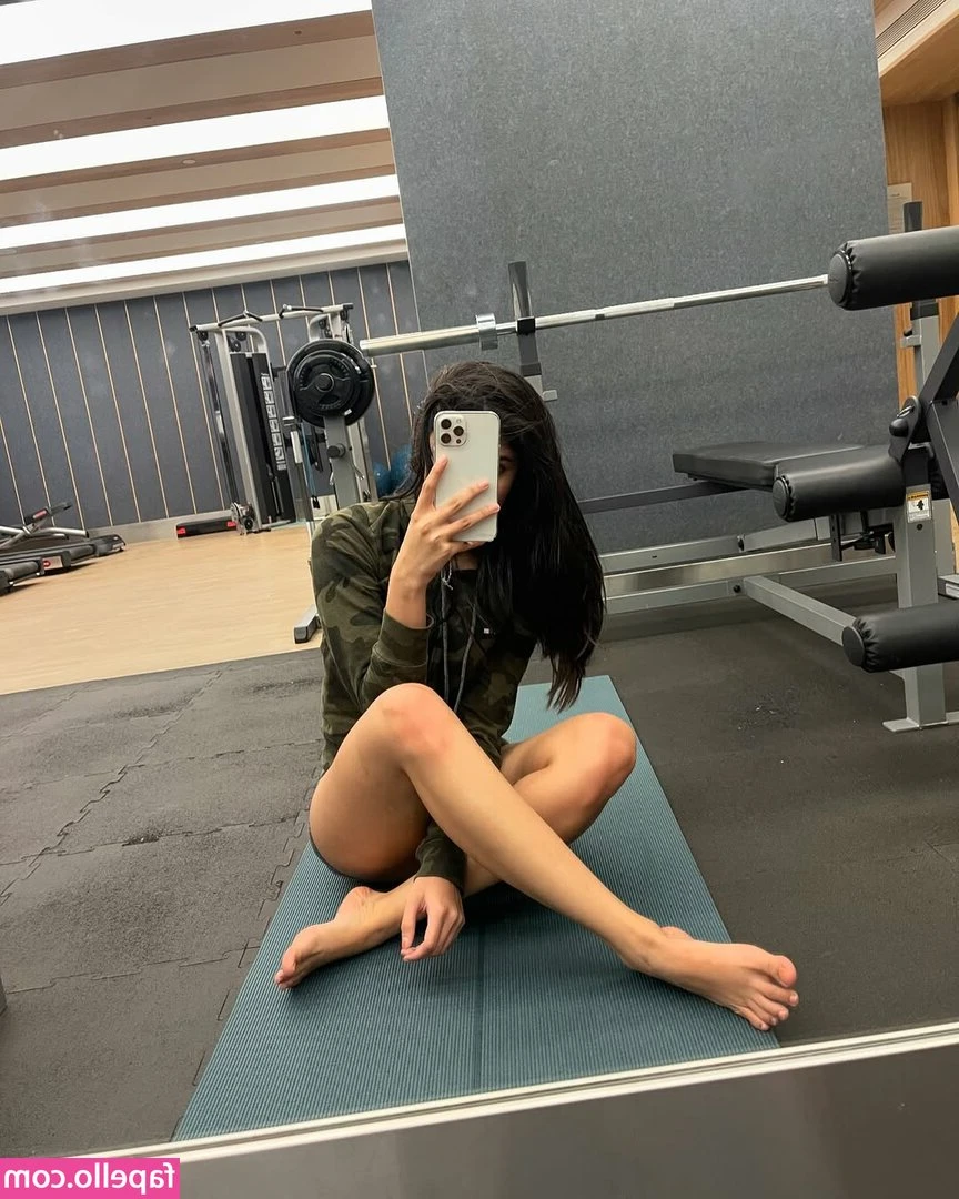Sara Kashmir [ sara-kashmir ] - I made my cousin swallow my 22cm dick   he made his throat deep until
