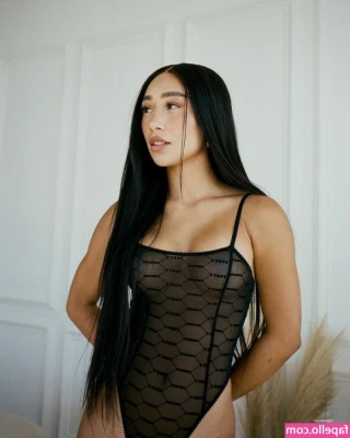 Eva Gutowski [ eva-gutowski ] - Give me a taste